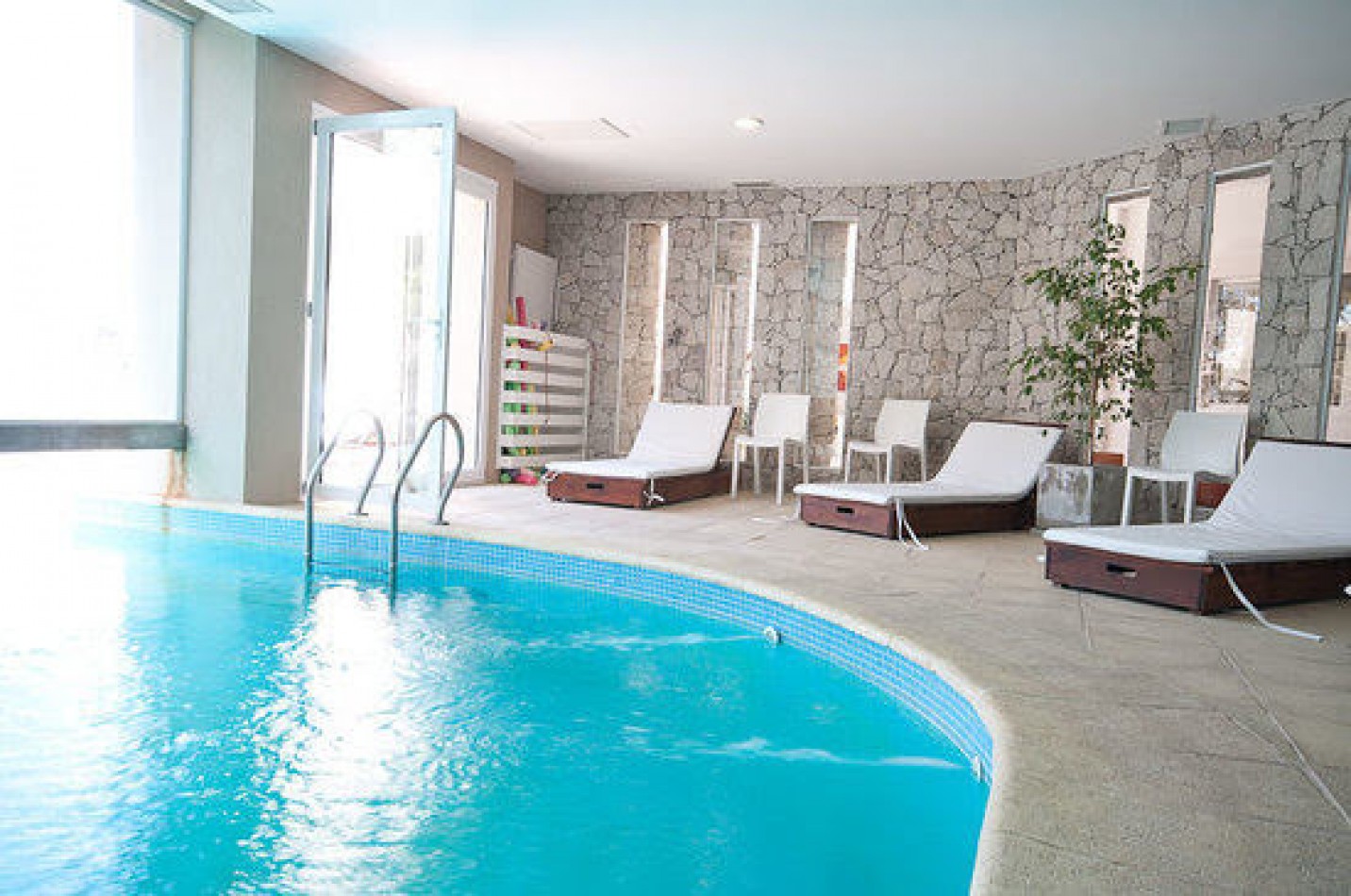 DEPARTAMENTO TRES AMB DUPLEX EN CARILO A 50 MTS DEL MAR