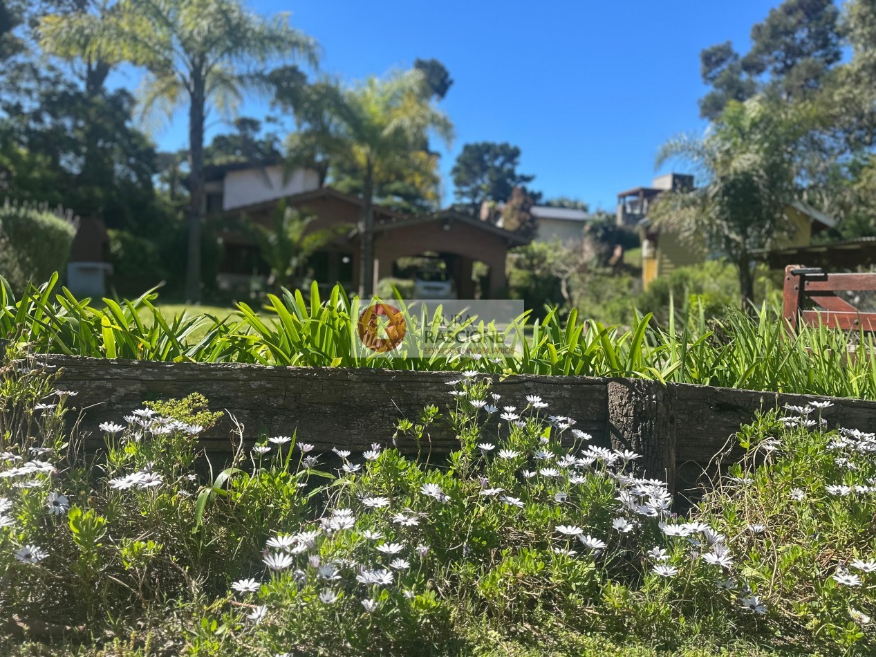 venta Casa 5 ambientes con departamento independiente en Valeria del Mar   - Ideal para vivir y generar renta