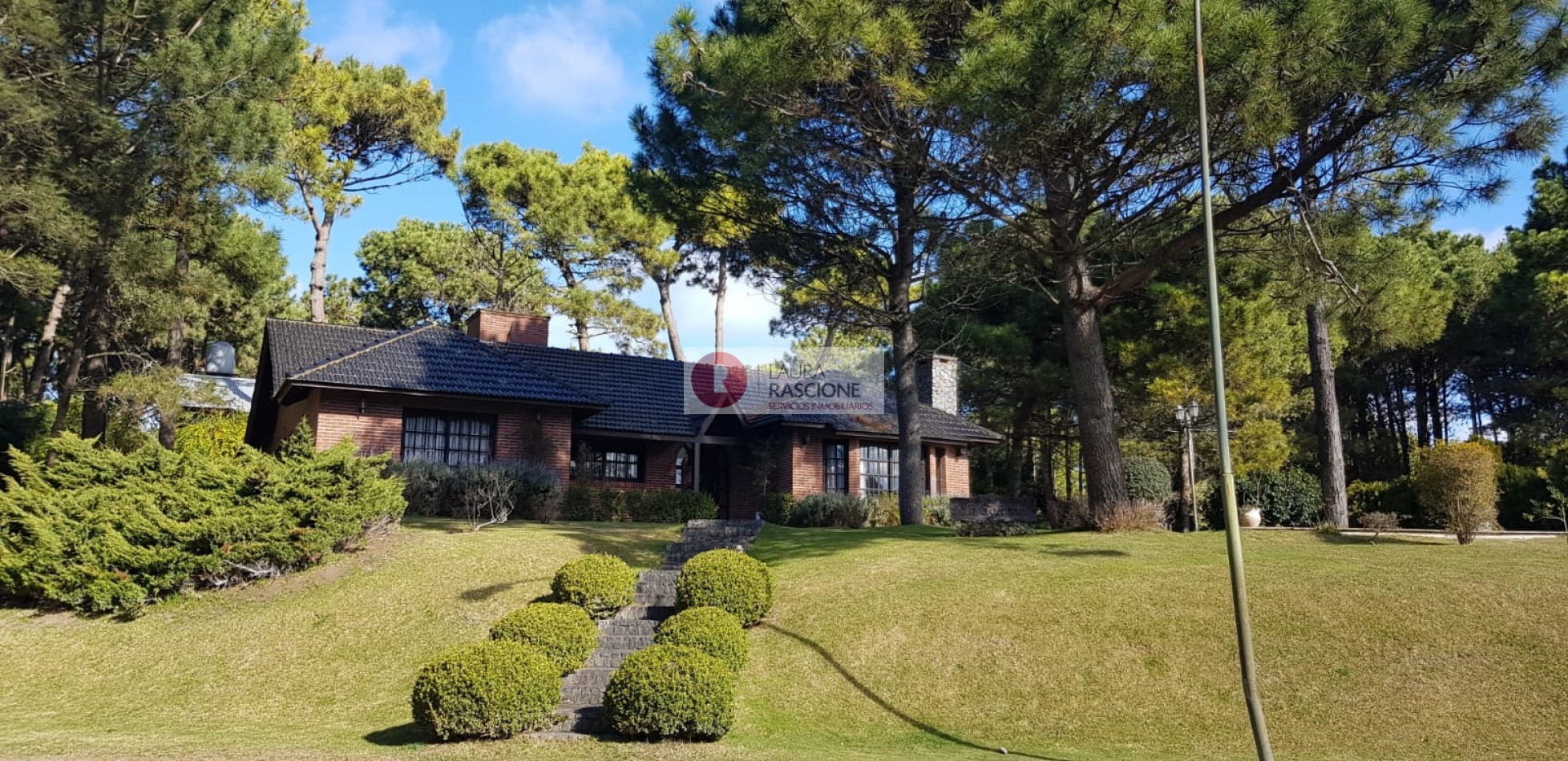 CASA "LA SOÑADA" EN BARRIO TRIDENTE - PINAMAR