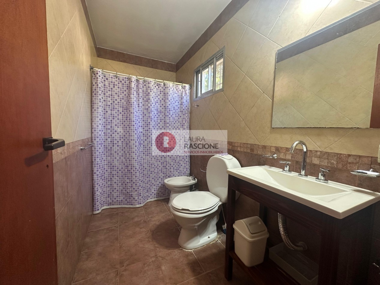 venta Casa 5 ambientes con departamento independiente en Valeria del Mar   - Ideal para vivir y generar renta