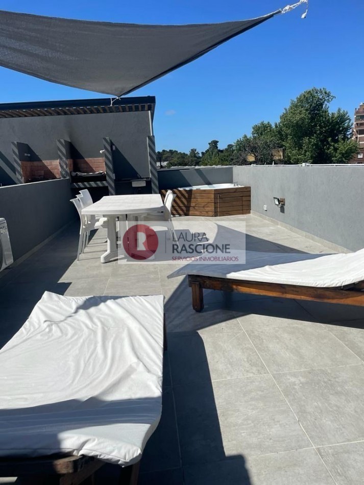 Departamento de 2 ambientes con Terraza, Jacuzzi y Cochera Propia