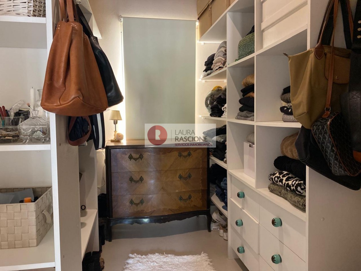 Casa de 2 Dormitorios con Parque y Pileta en Pinamar
