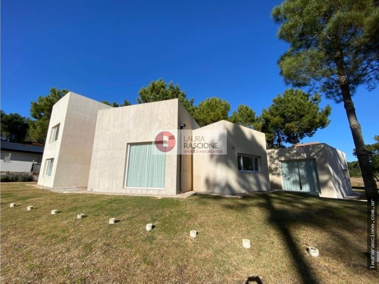 HERMOSA CASA EN PINAMAR