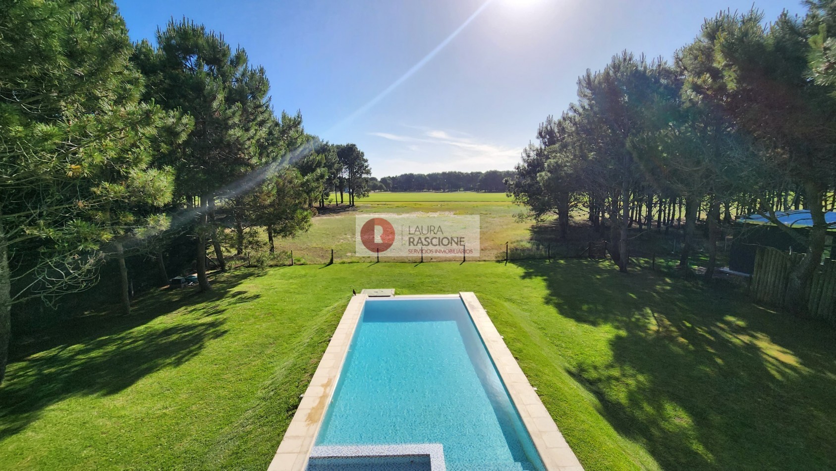 Casa de 4 Dormitorios - Sobre la Cancha de Polo en La Herradura, Pinamar