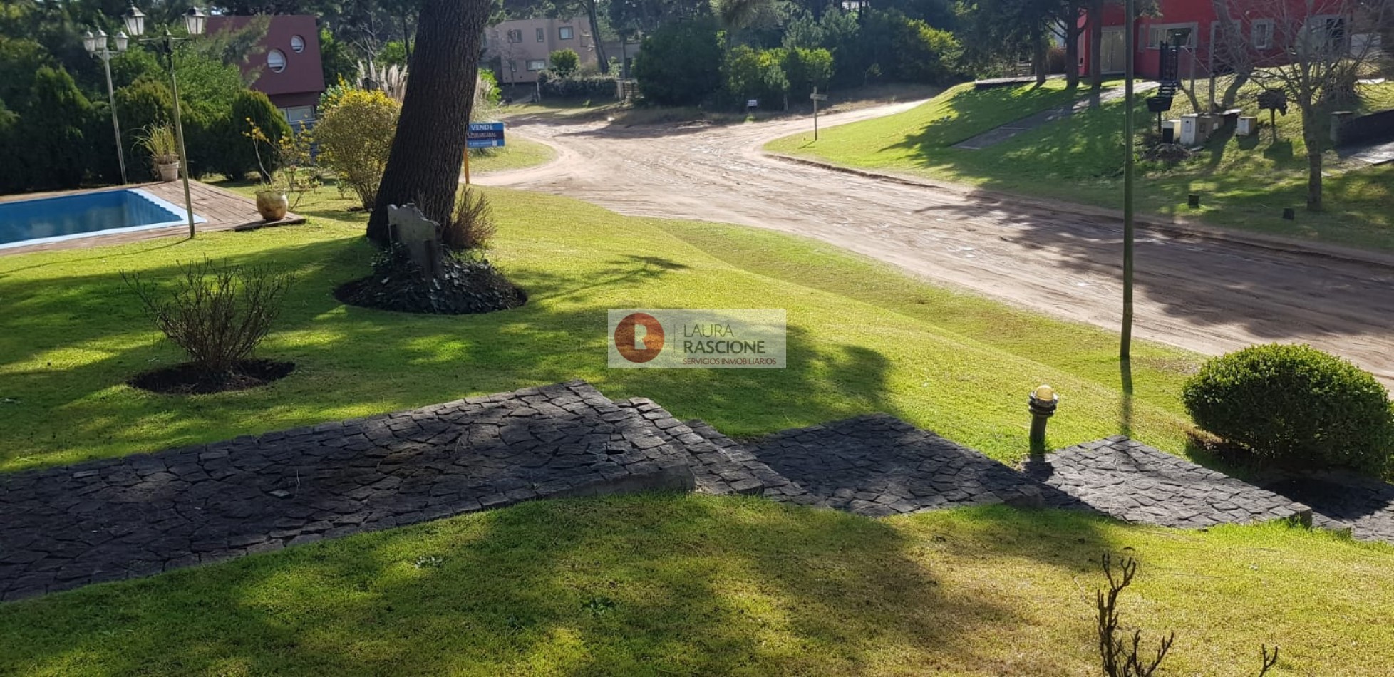 CASA "LA SOÑADA" EN BARRIO TRIDENTE - PINAMAR