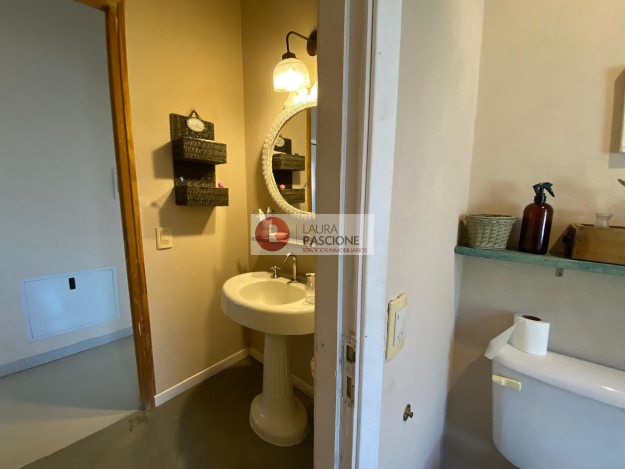 Casa de 2 Dormitorios con Parque y Pileta en Pinamar
