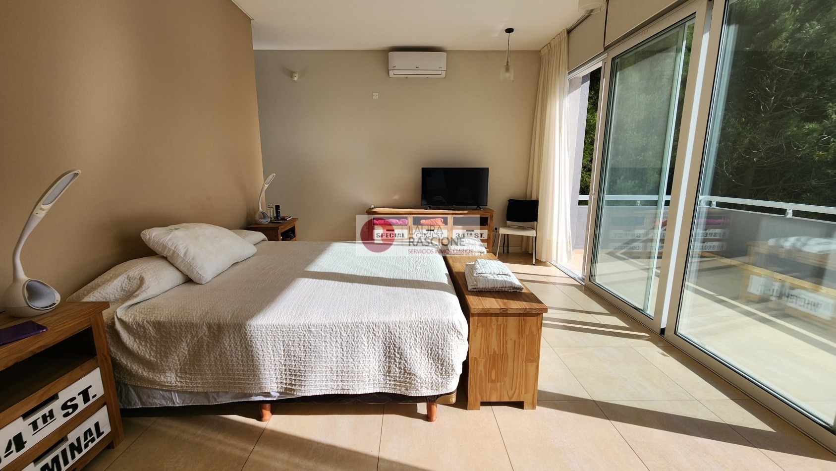 Casa de 4 Dormitorios - Sobre la Cancha de Polo en La Herradura, Pinamar