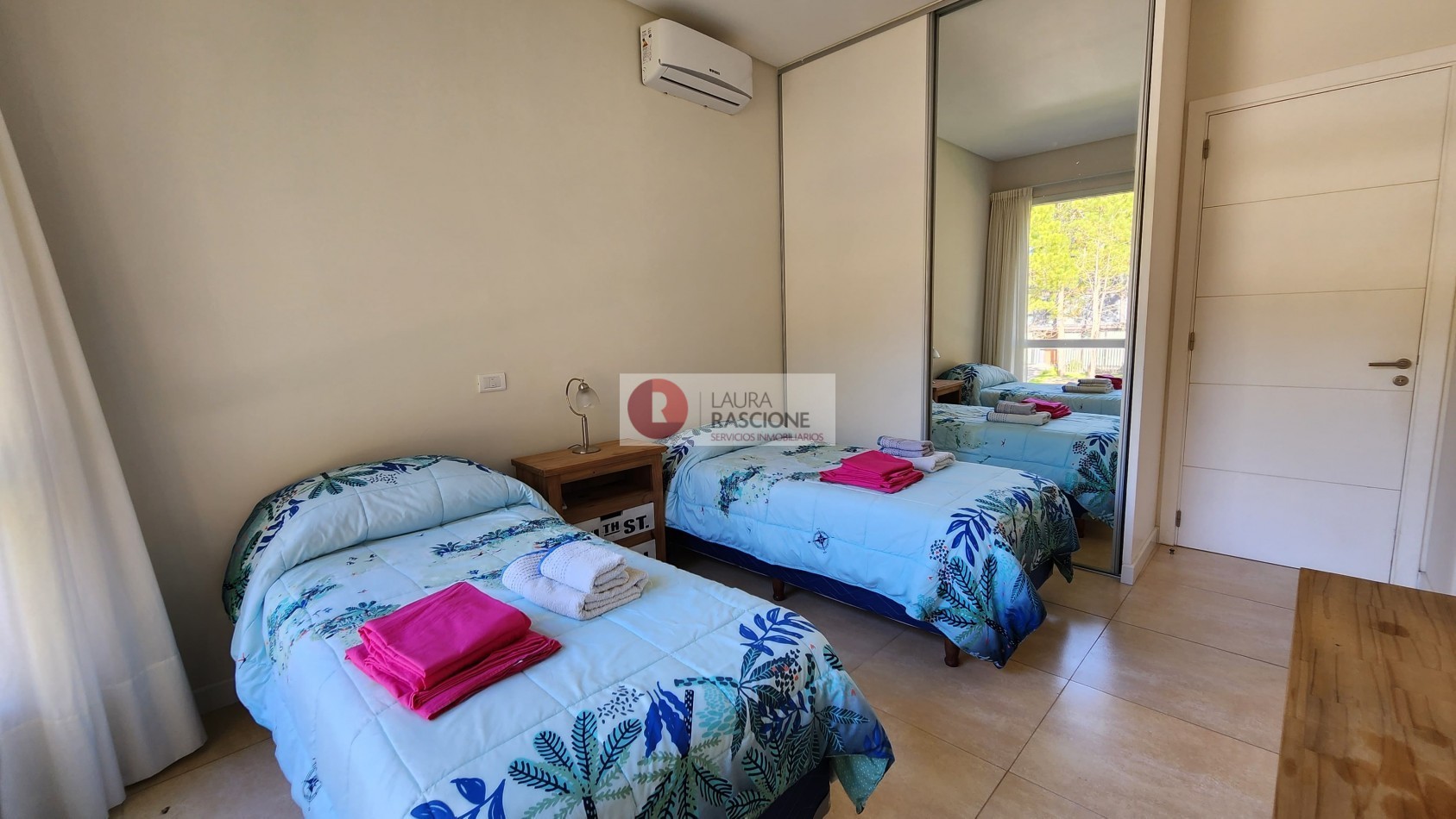 Casa de 4 Dormitorios - Sobre la Cancha de Polo en La Herradura, Pinamar