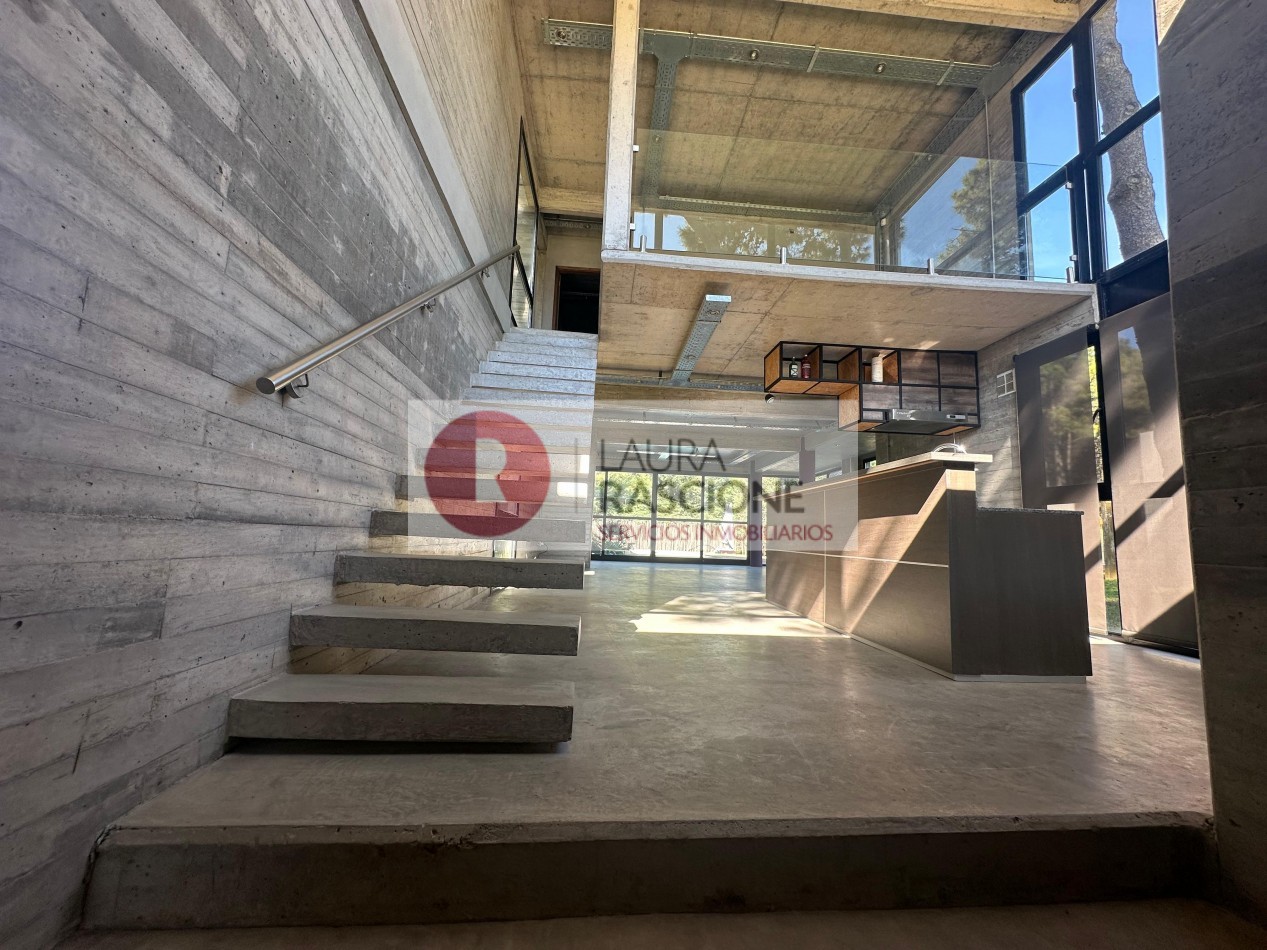 Venta de Casa 4 ambientes Pinamar, con pileta