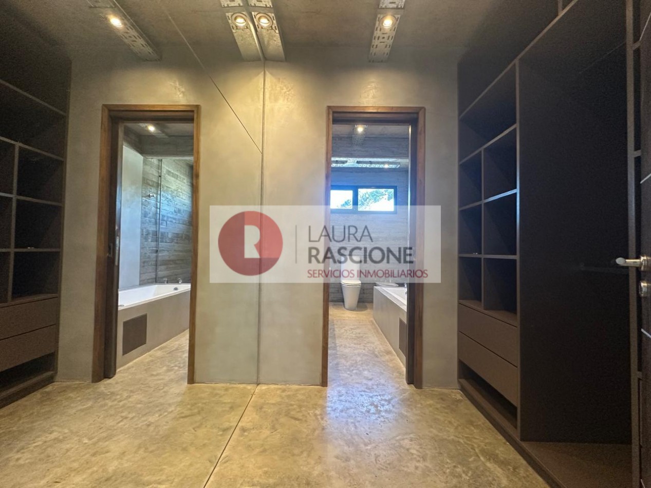 Venta de Casa 4 ambientes Pinamar, con pileta