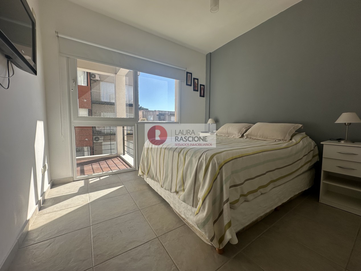 Departamento con balcon y parrilla en pleno centro de Pinamar.