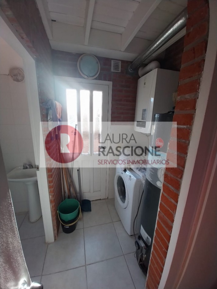 Casa en venta en Carilo, sobre Avutarda a 100 mas del mar!