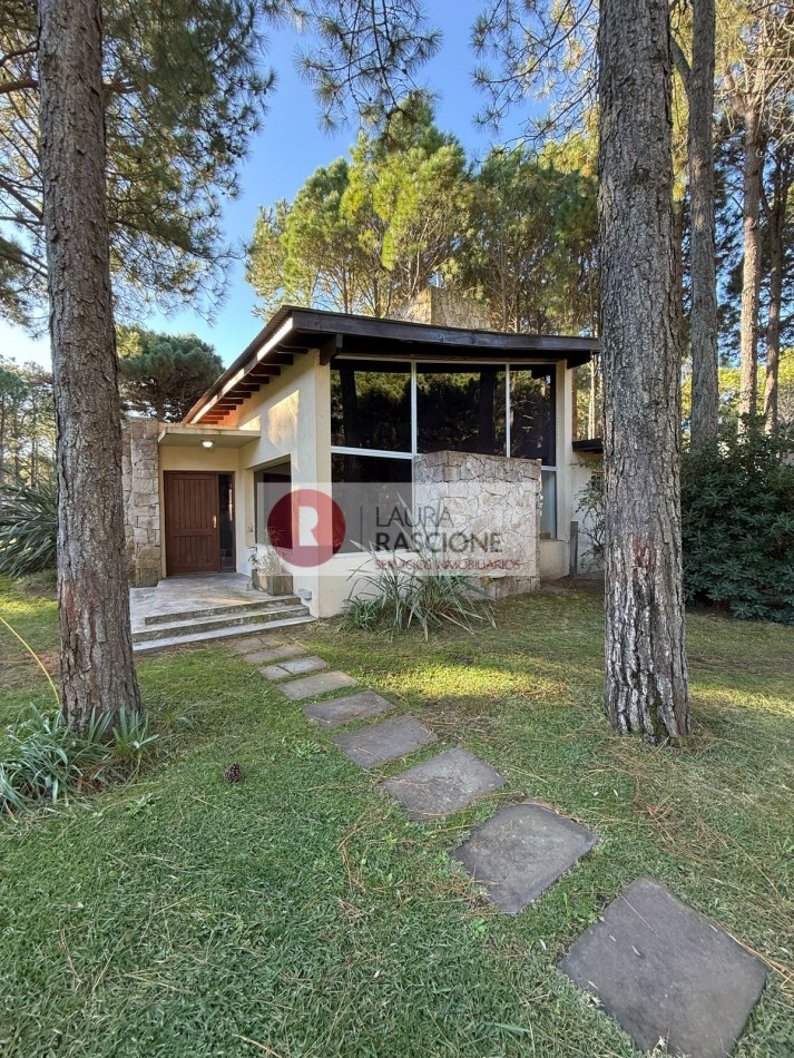 Casa en venta  Pinamar Norte, cerca del centro del Olimpo y la playa