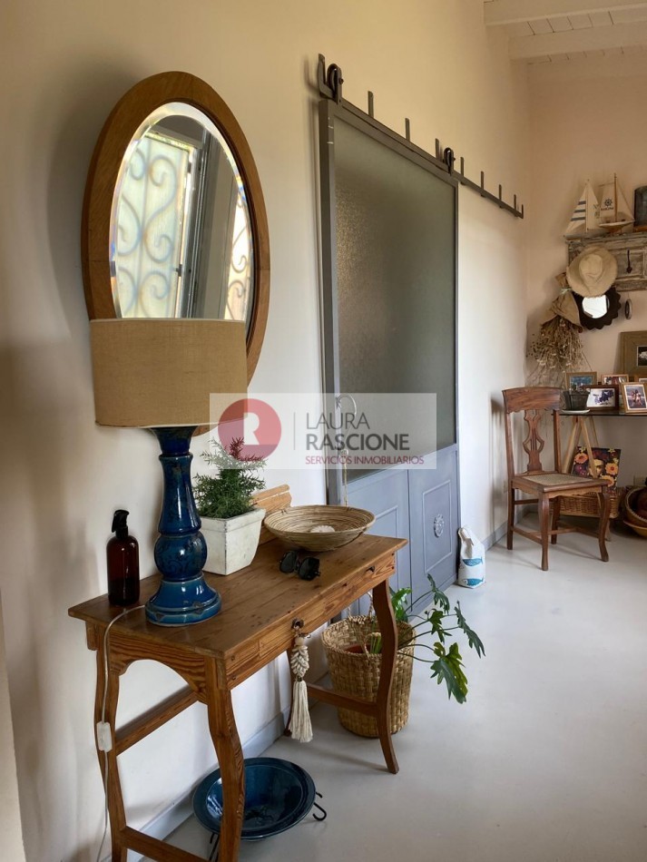 Casa de 2 Dormitorios con Parque y Pileta en Pinamar