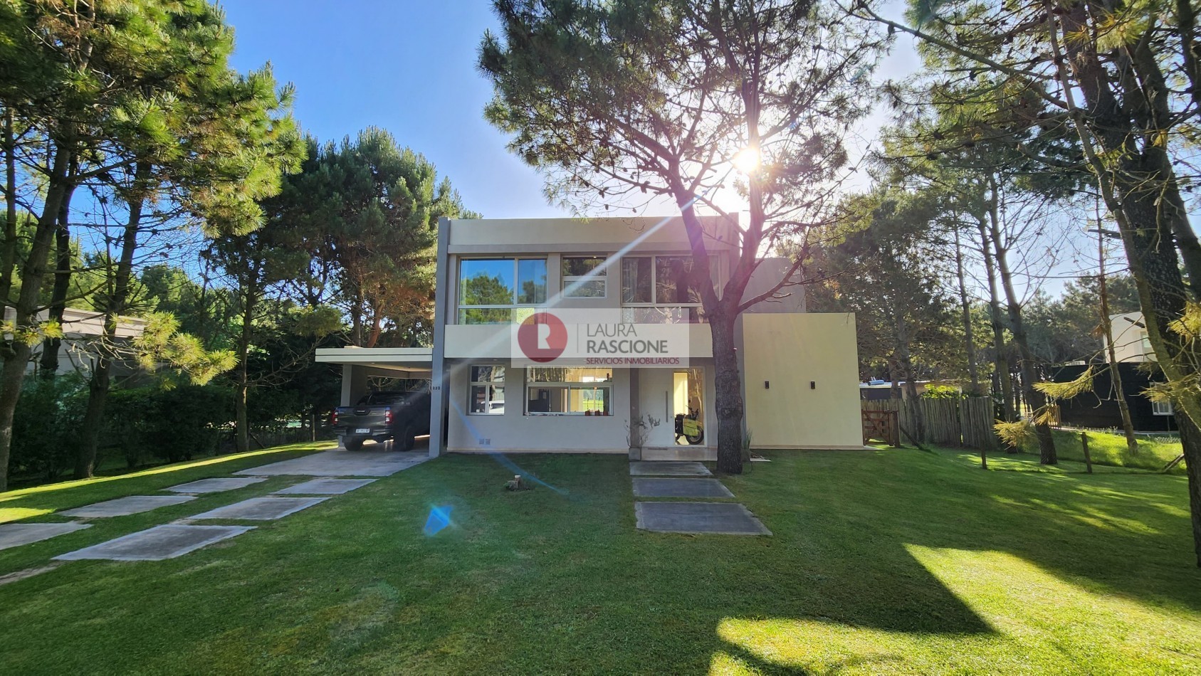 Casa de 4 Dormitorios - Sobre la Cancha de Polo en La Herradura, Pinamar