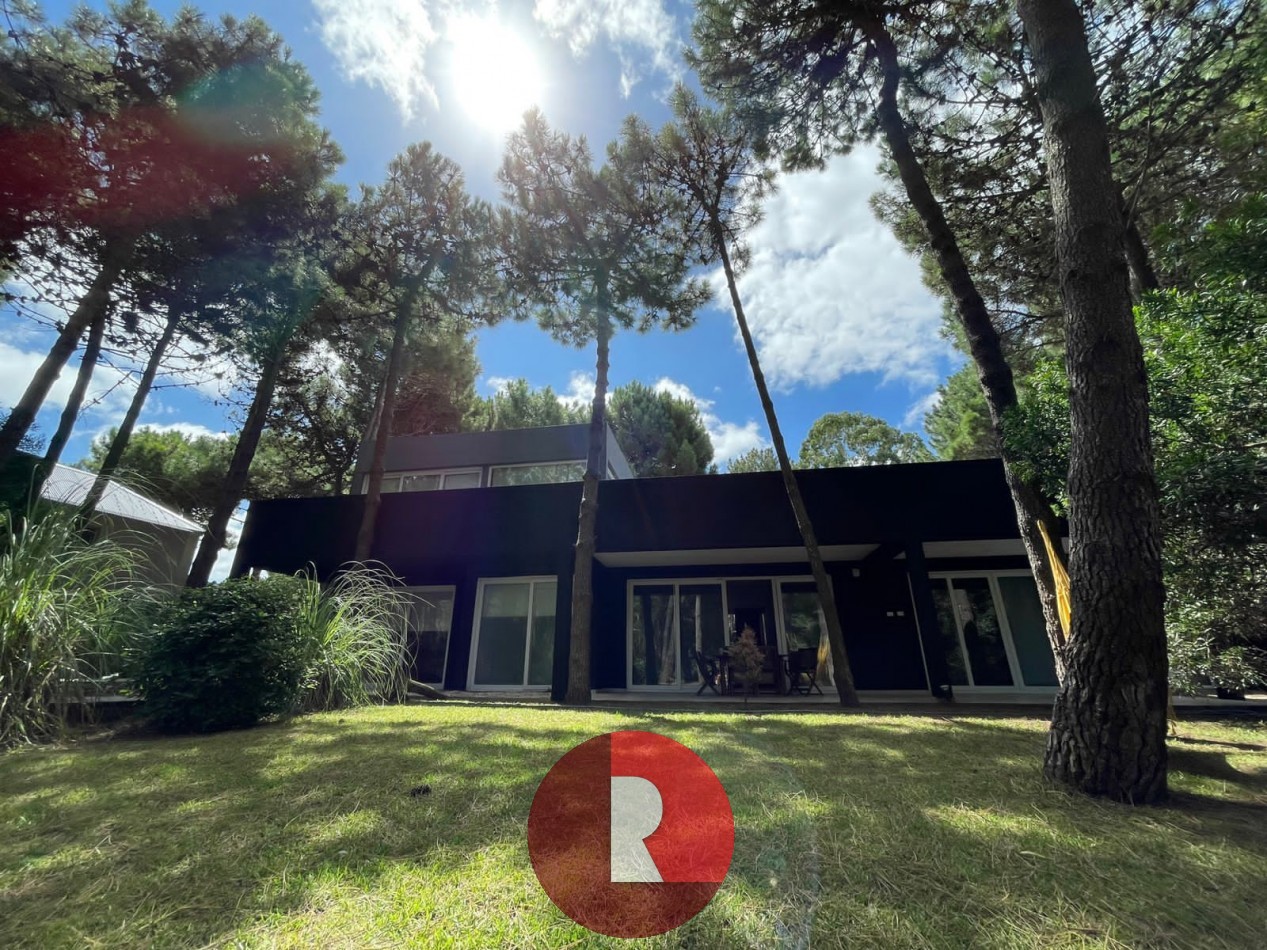 CASA DE DOS PLANTAS - PINAMAR NORTE