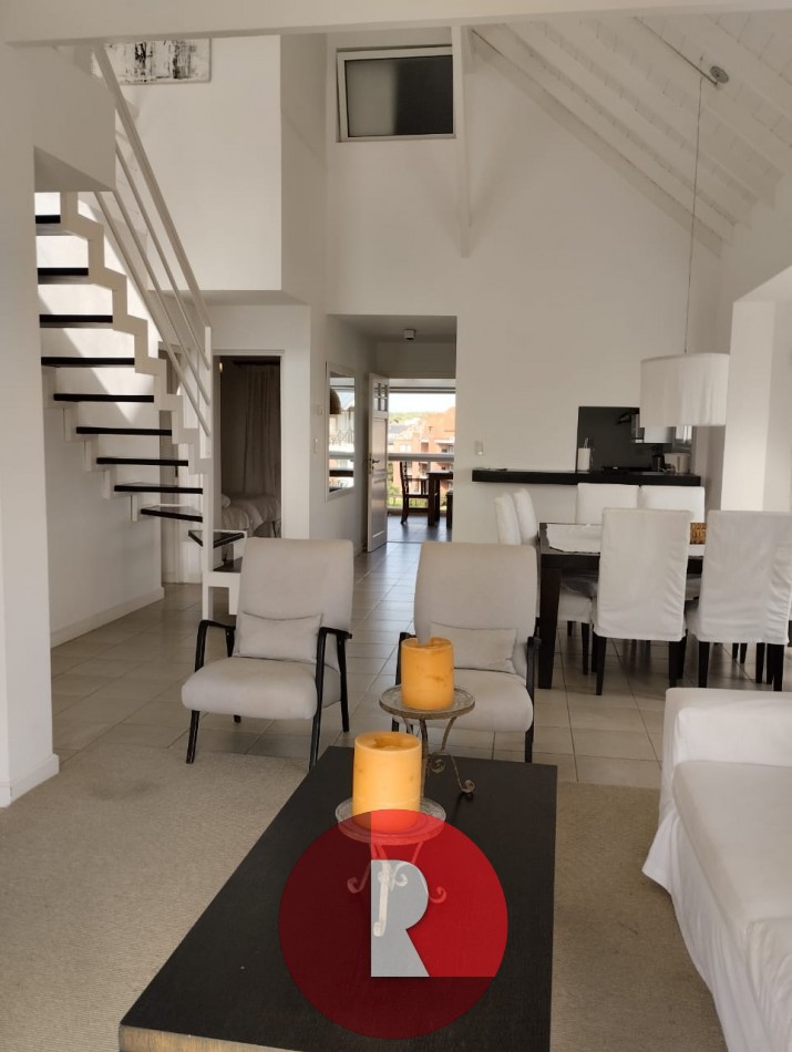 Departamento duplex en Carilo - Vista franca al Mar (c)
