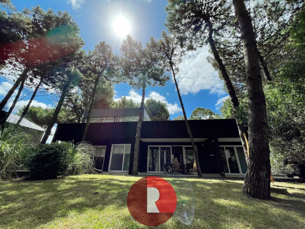 CASA DE DOS PLANTAS - PINAMAR NORTE