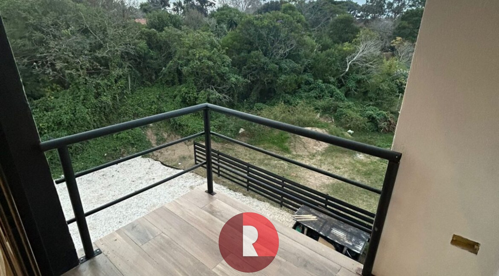 DEPARTAMENTO A ESTRENAR A MTS DEL BALNEARIO LA PERGOLA (C)