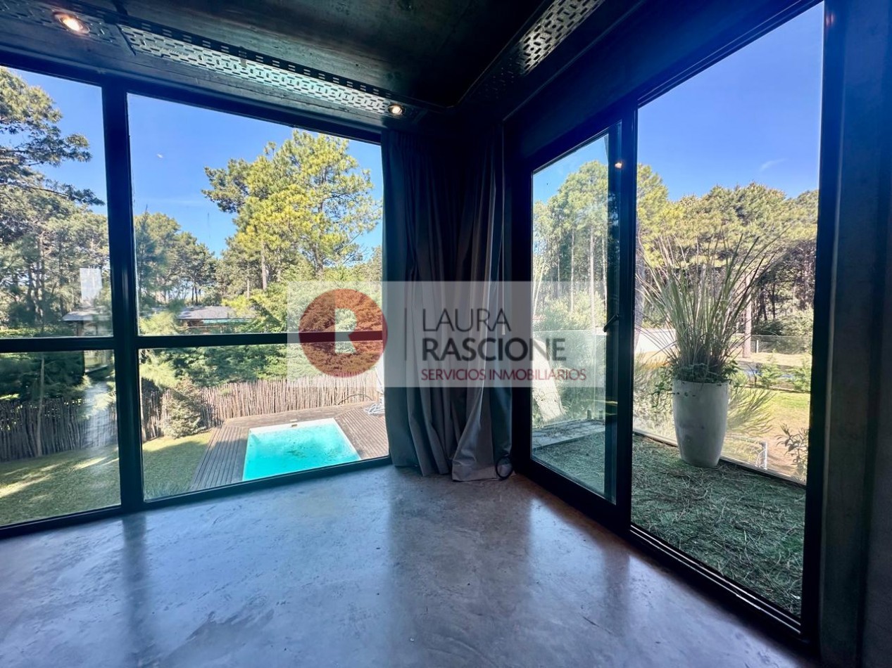 Venta de Casa 4 ambientes con piscina Barrio Nayades, Pinamar