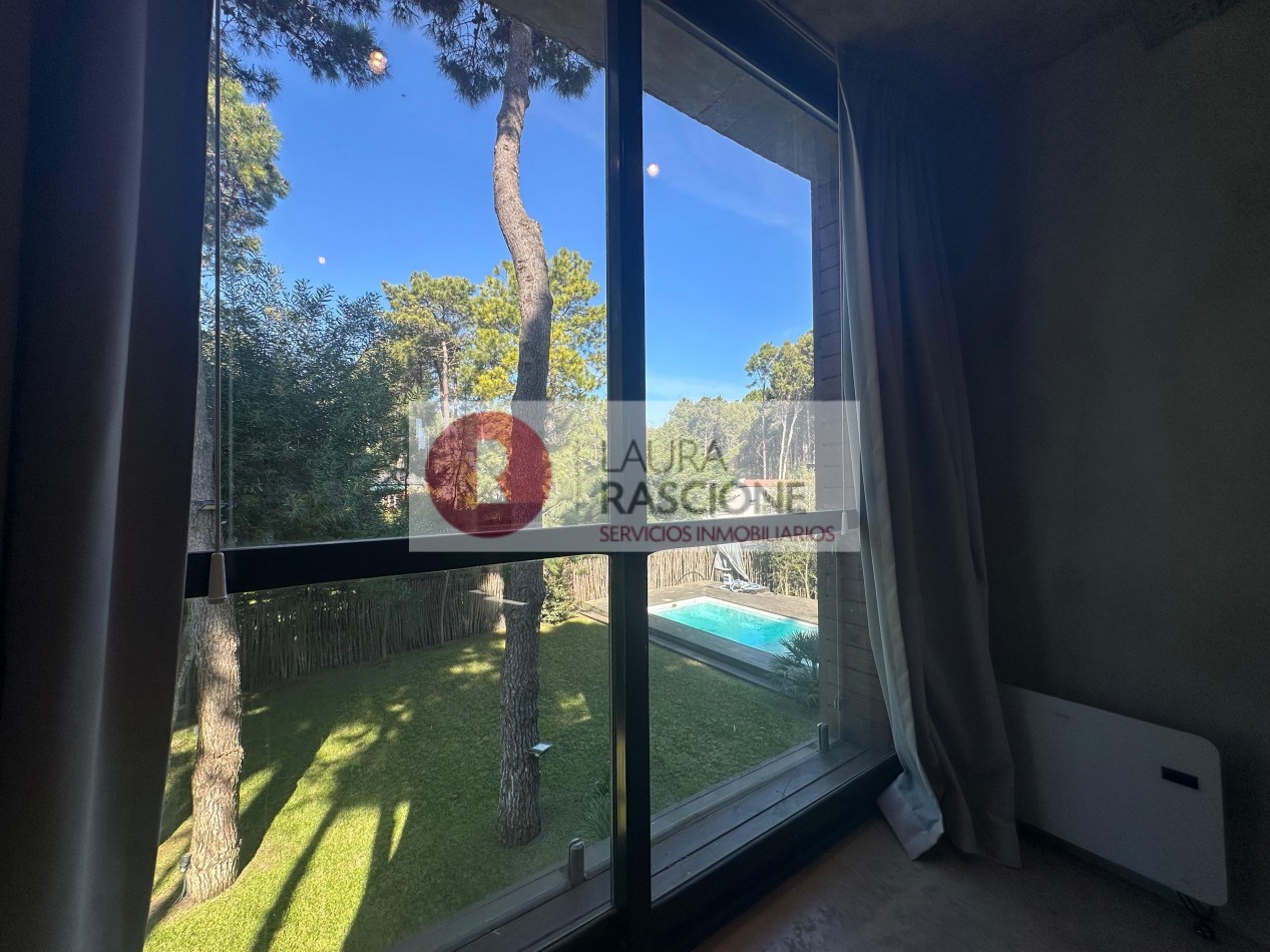 Venta de Casa 4 ambientes con piscina Barrio Nayades, Pinamar