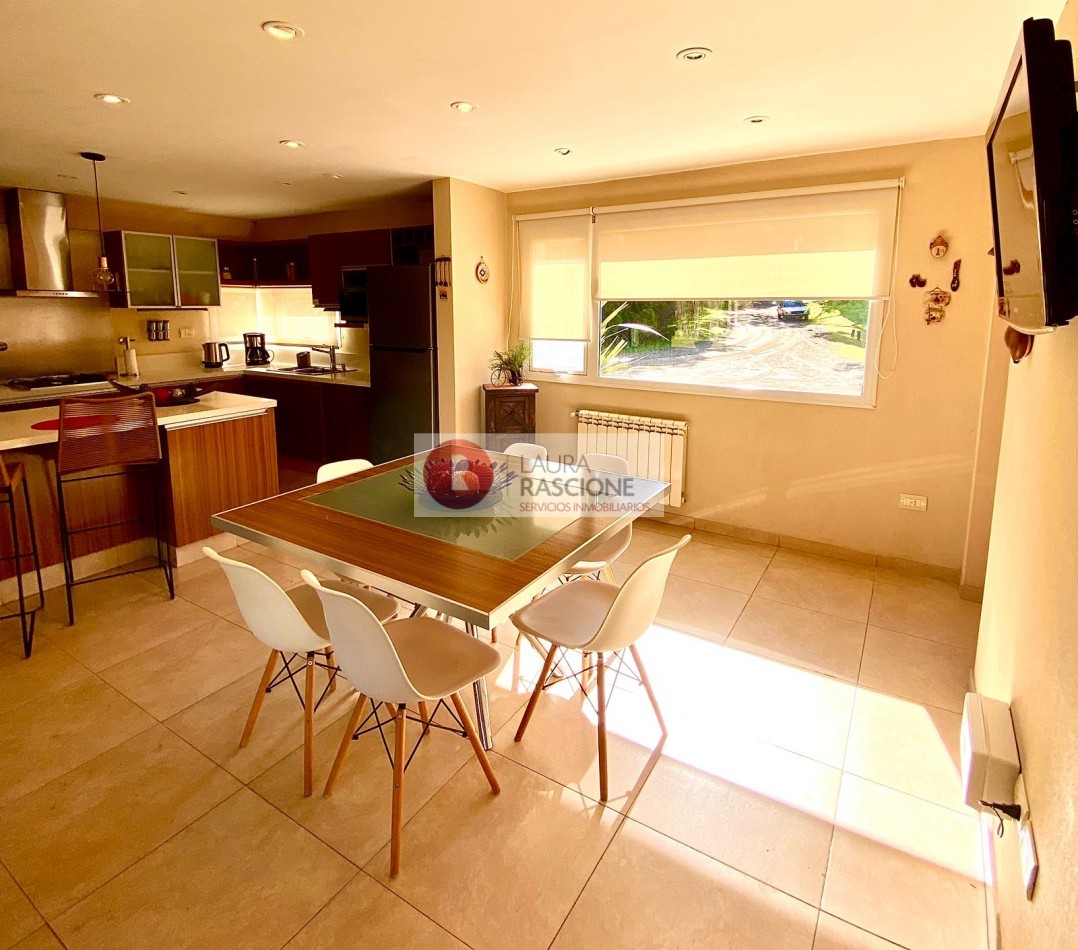 Venta Casa 5 ambientes en Pinamar con dos suites y parque (Ideal Familia o Renta Temporaria)