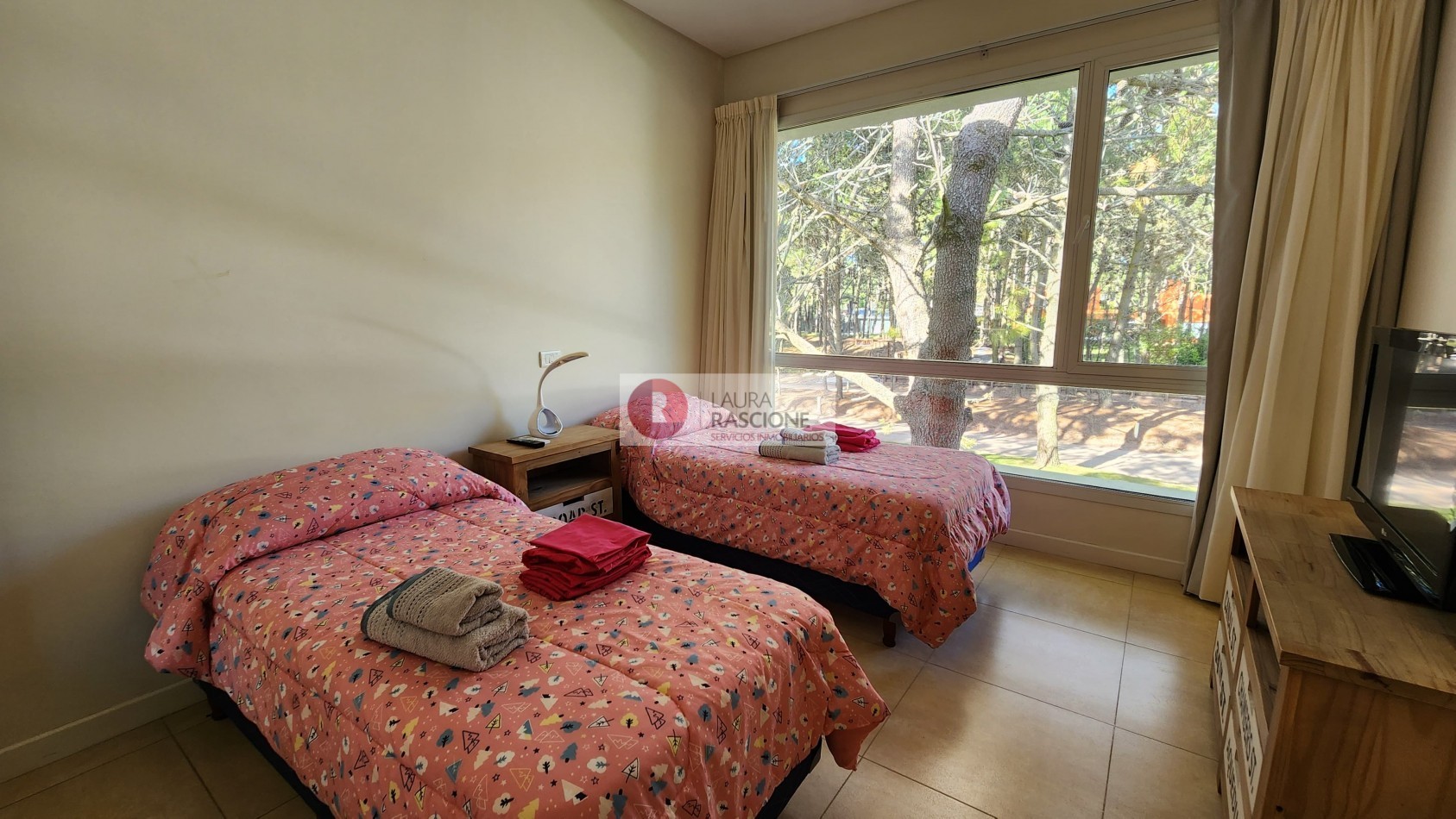 Casa de 4 Dormitorios - Sobre la Cancha de Polo en La Herradura, Pinamar