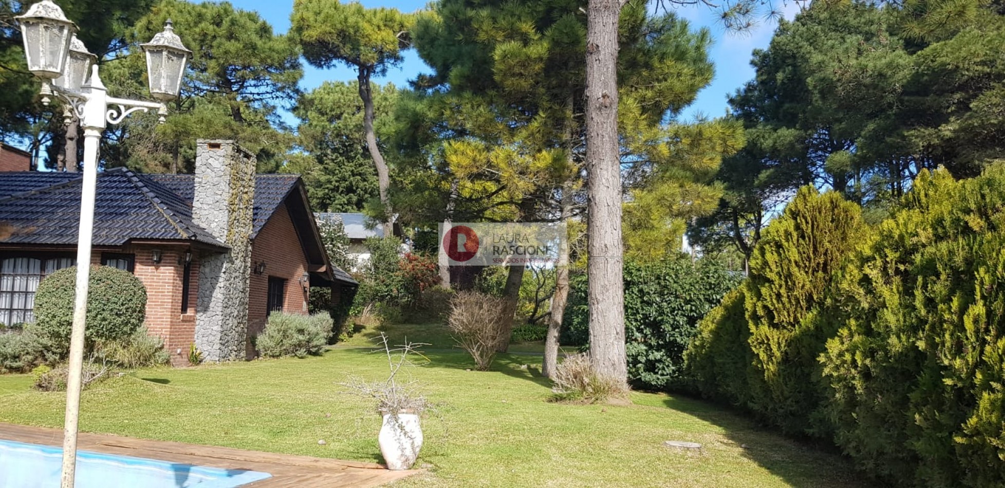 CASA "LA SOÑADA" EN BARRIO TRIDENTE - PINAMAR