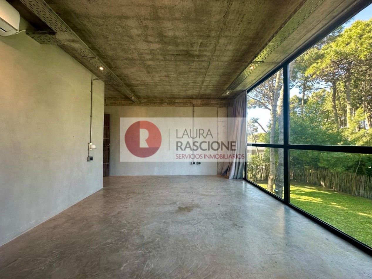 Venta de Casa 4 ambientes con piscina Barrio Nayades, Pinamar