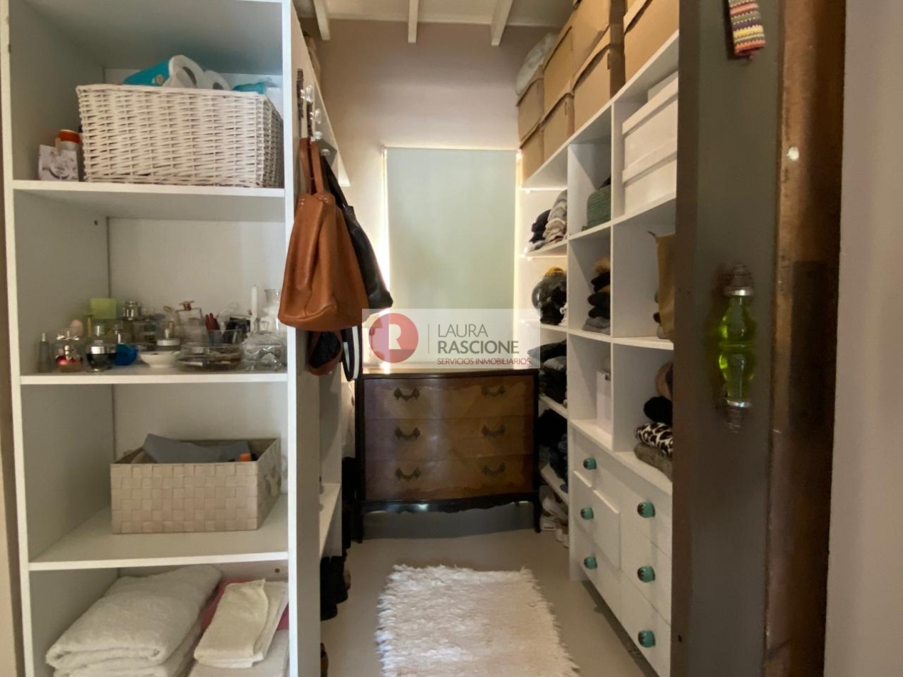 Casa de 2 Dormitorios con Parque y Pileta en Pinamar