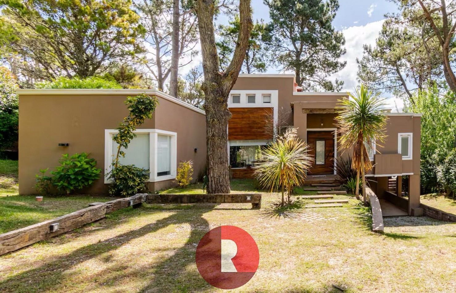 CASA EN CARILO VISTA AL GOLF