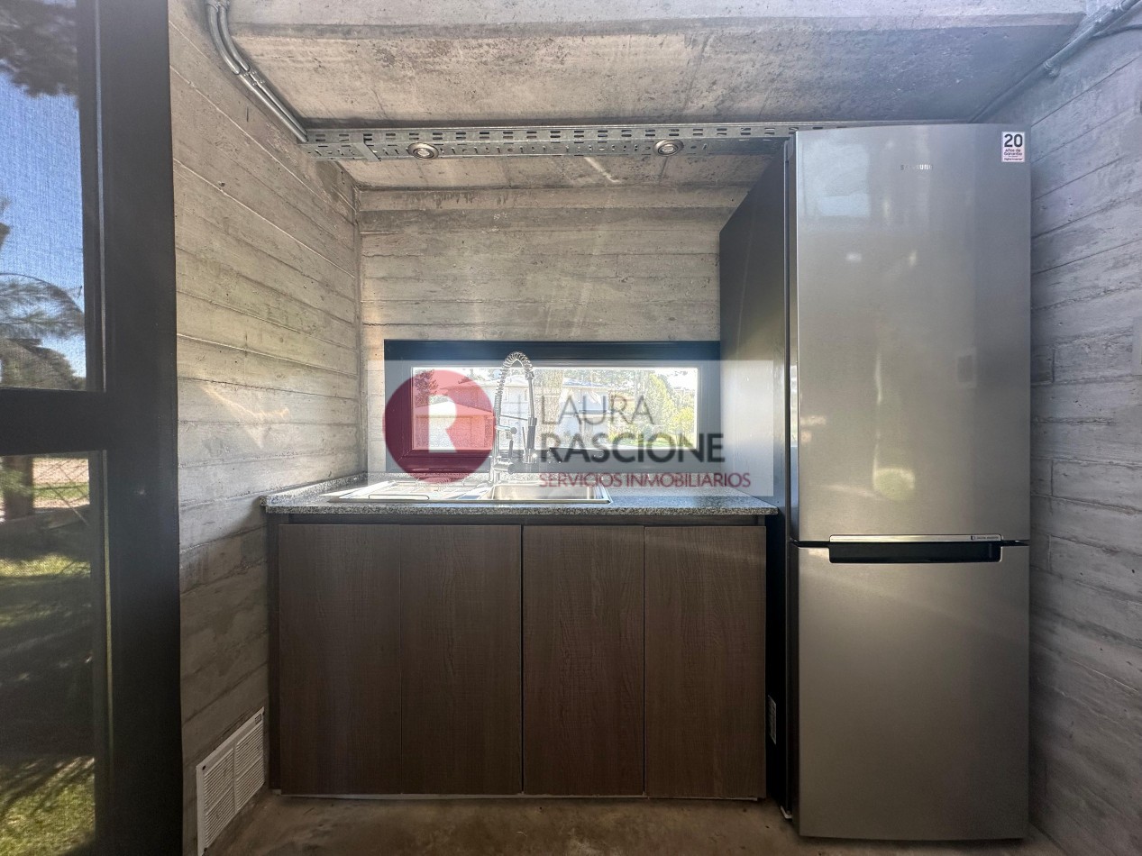 Venta de Casa 4 ambientes con piscina Barrio Nayades, Pinamar