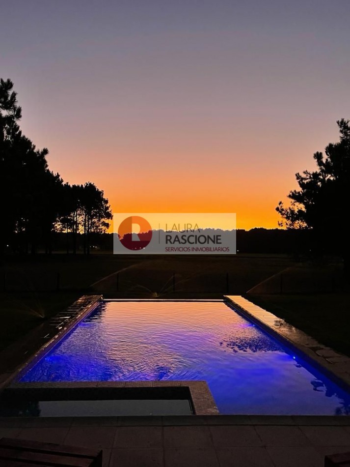 Casa de 4 Dormitorios - Sobre la Cancha de Polo en La Herradura, Pinamar