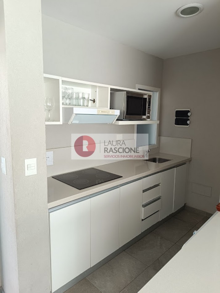 TRIPLEX EN COMPLEJO VIZION SUITES CARILO (C)