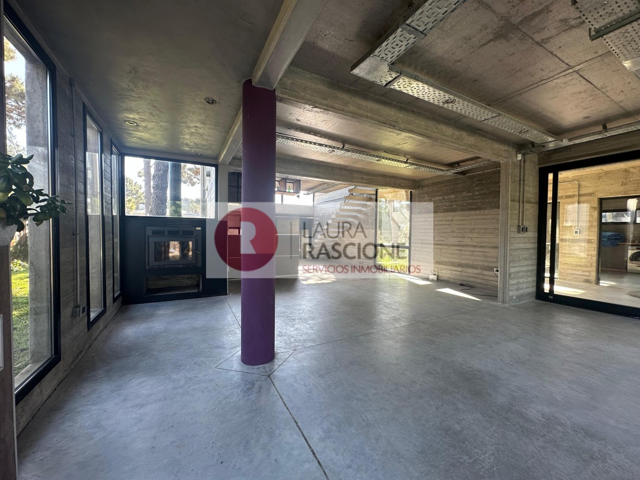 Venta de Casa 4 ambientes con piscina Barrio Nayades, Pinamar