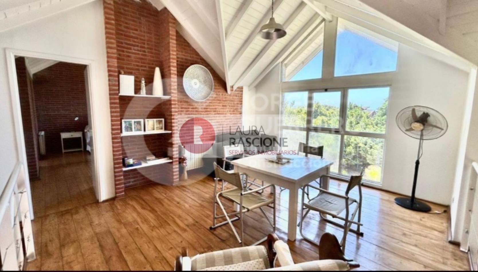 Casa en venta en Carilo, sobre Avutarda a 100 mas del mar!