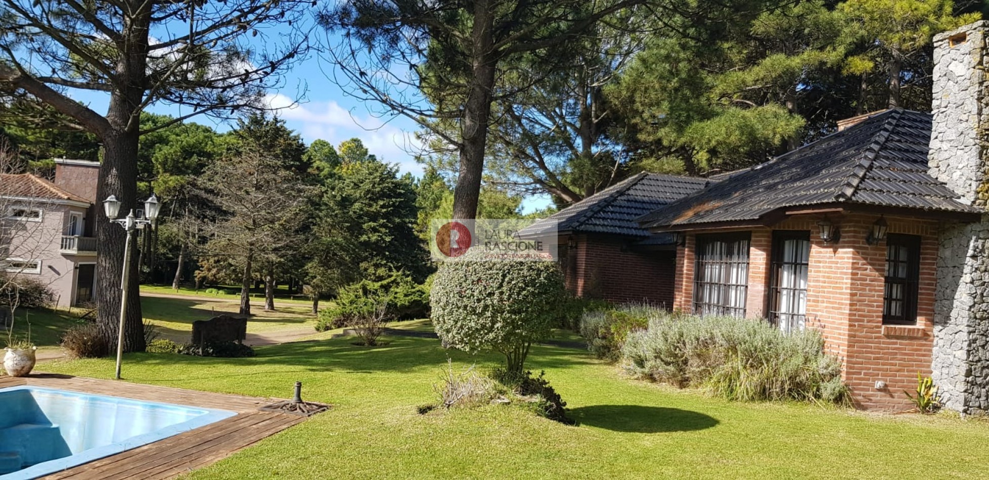 CASA "LA SOÑADA" EN BARRIO TRIDENTE - PINAMAR