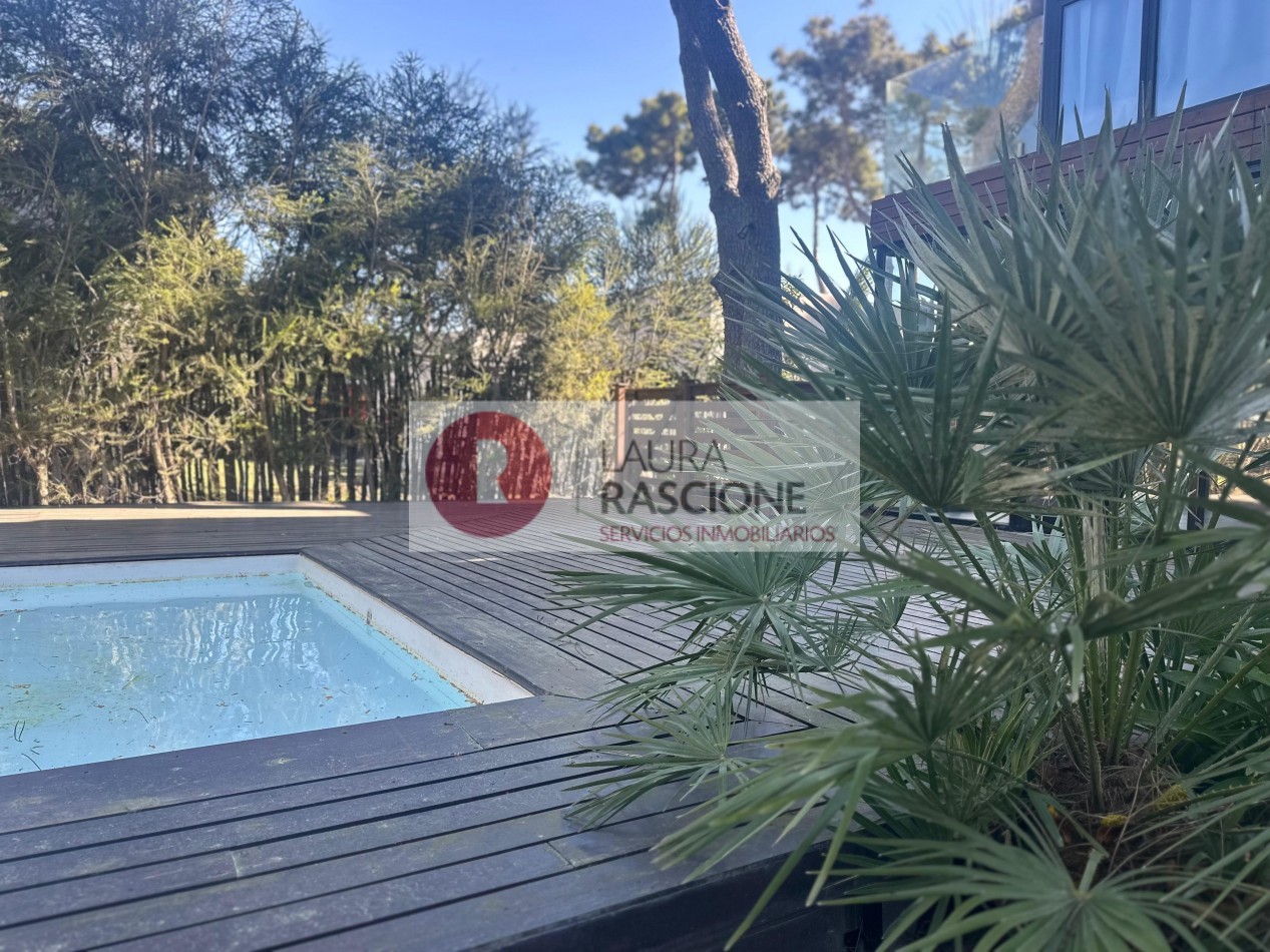 Venta de Casa 4 ambientes con piscina Barrio Nayades, Pinamar