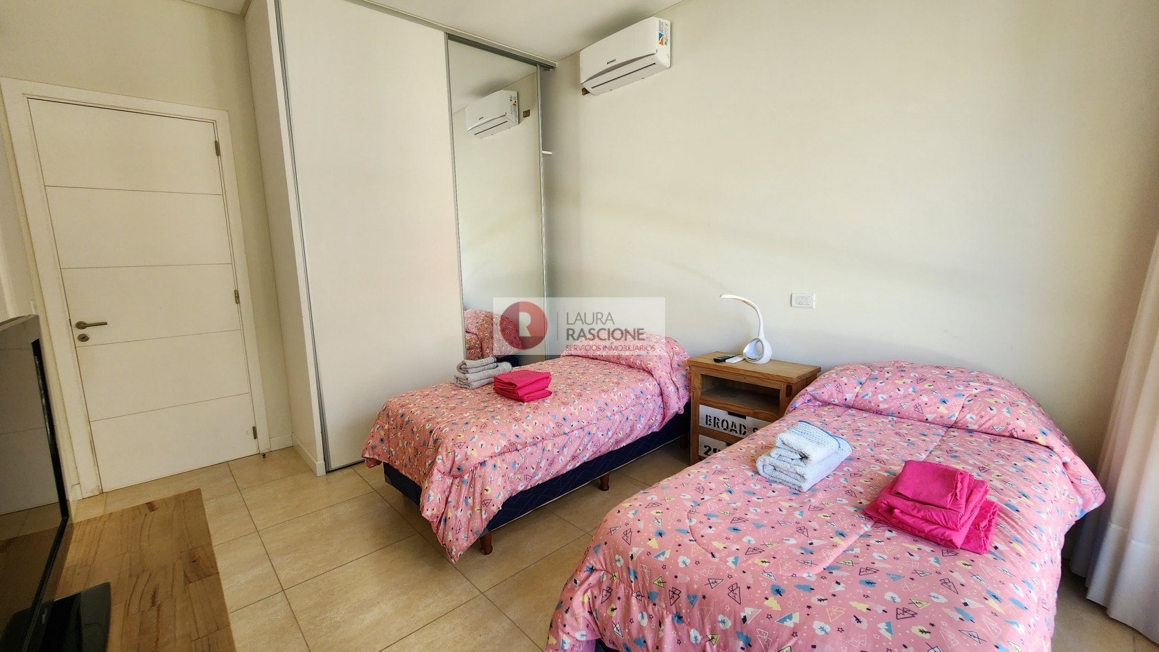 Casa de 4 Dormitorios - Sobre la Cancha de Polo en La Herradura, Pinamar