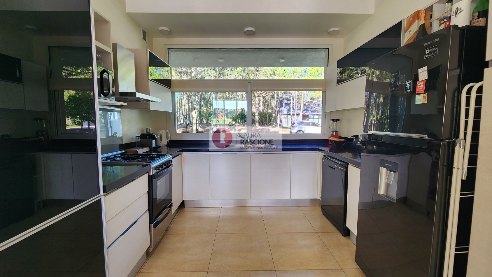 Casa de 4 Dormitorios - Sobre la Cancha de Polo en La Herradura, Pinamar