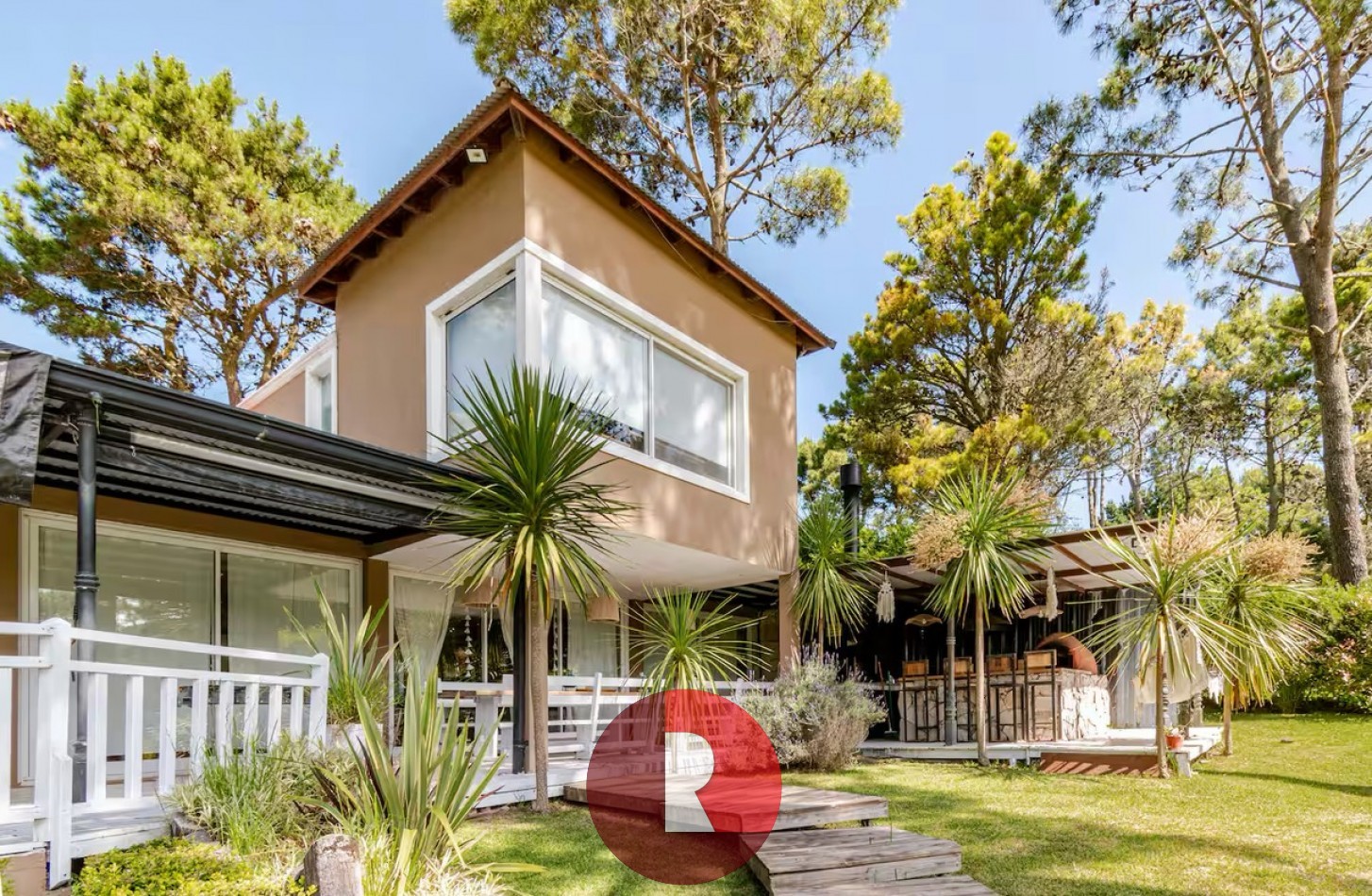 CASA EN CARILO VISTA AL GOLF