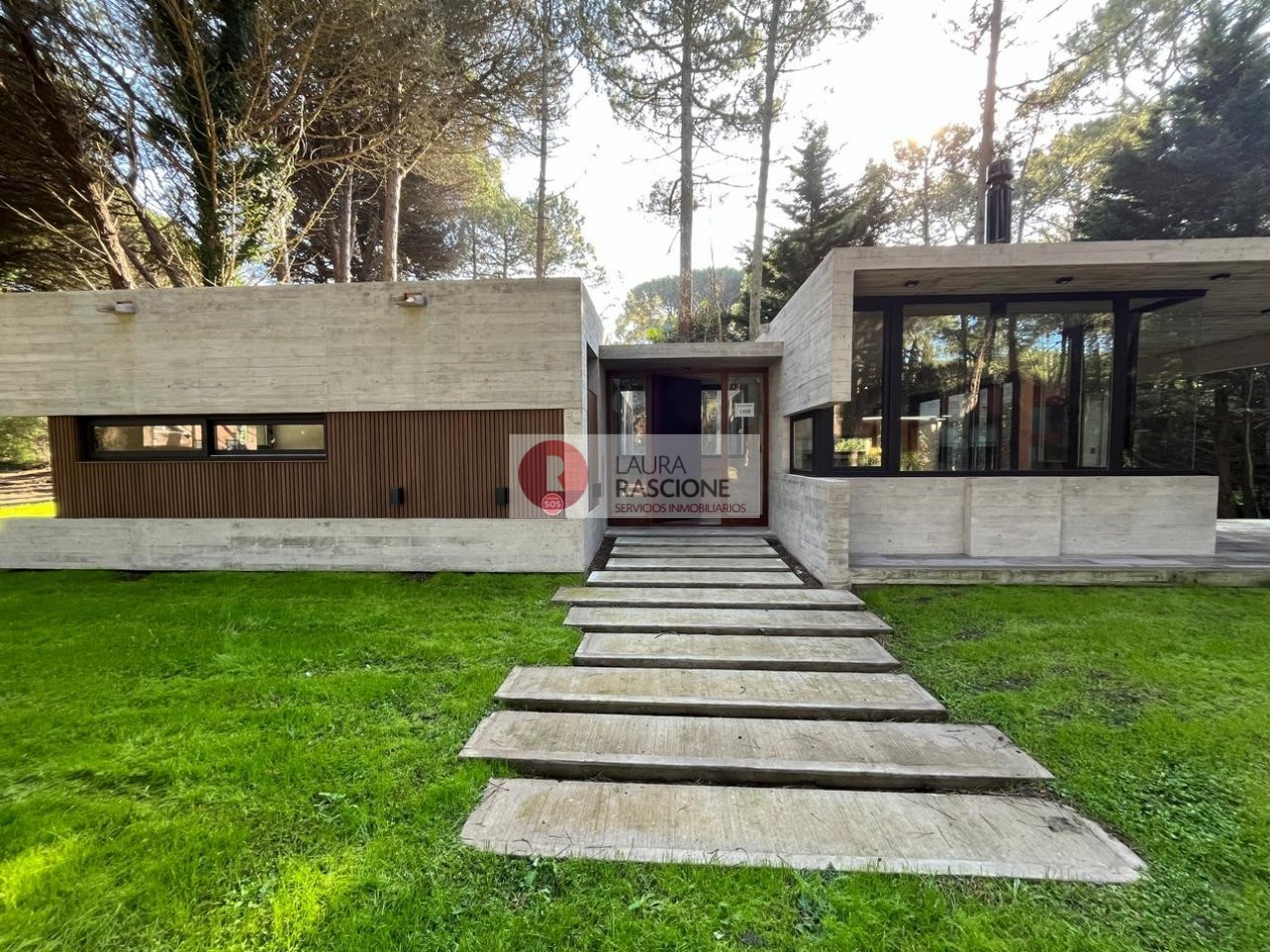 Casa en Reyezuelo y Caoba - Carilo