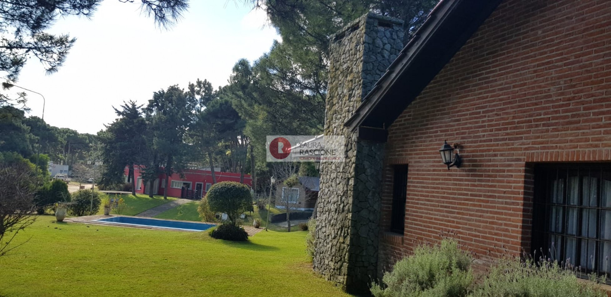 CASA "LA SOÑADA" EN BARRIO TRIDENTE - PINAMAR