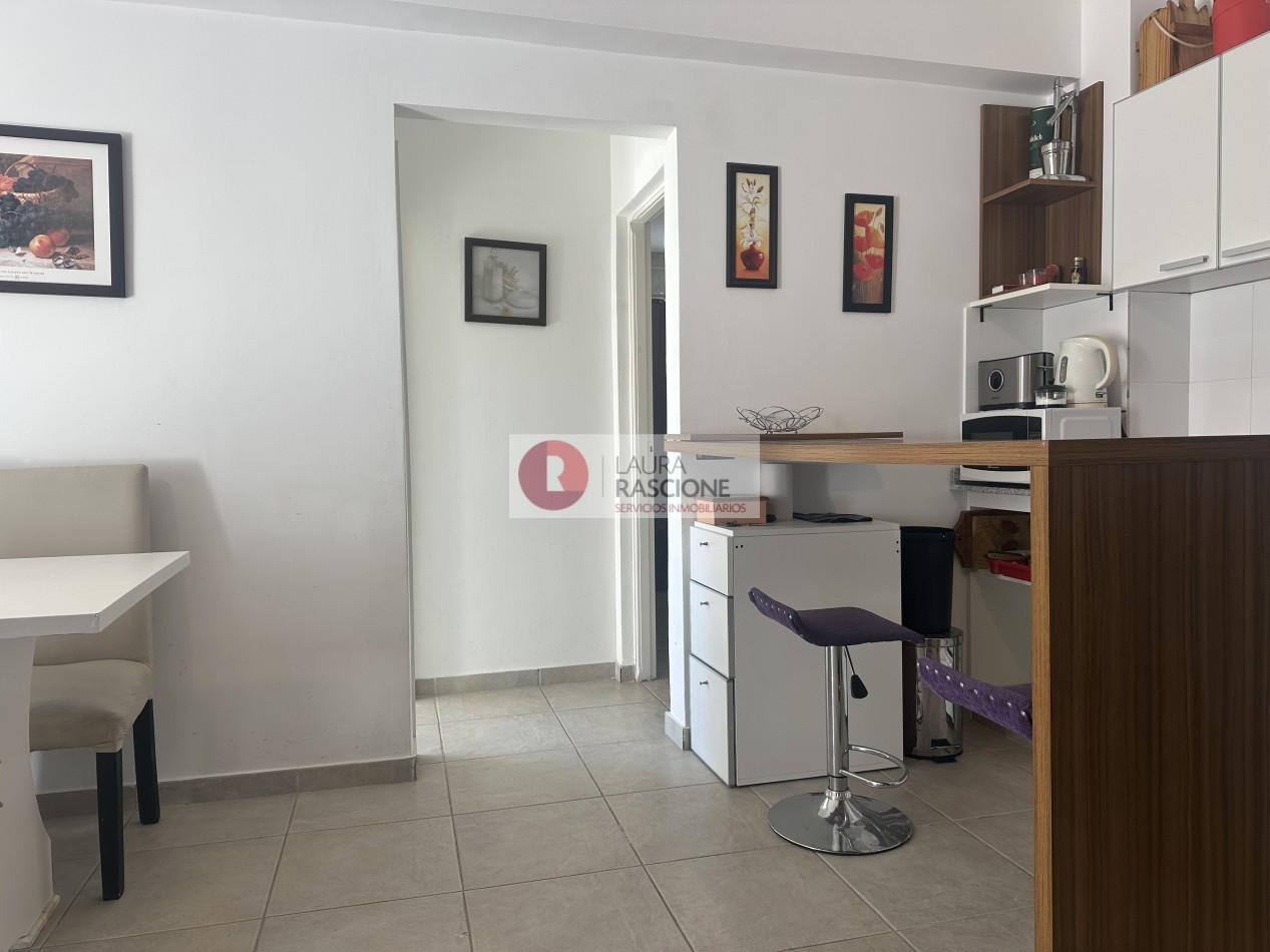 Departamento con balcon y parrilla en pleno centro de Pinamar.