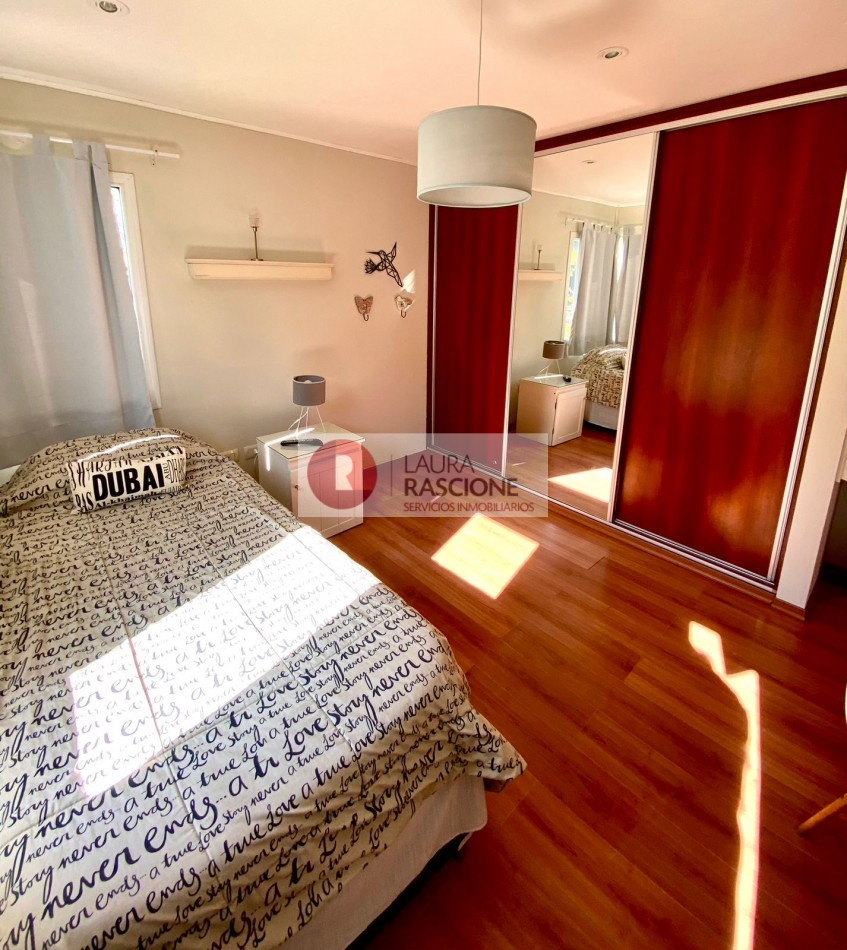 Venta Casa 5 ambientes en Pinamar con dos suites y parque (Ideal Familia o Renta Temporaria)