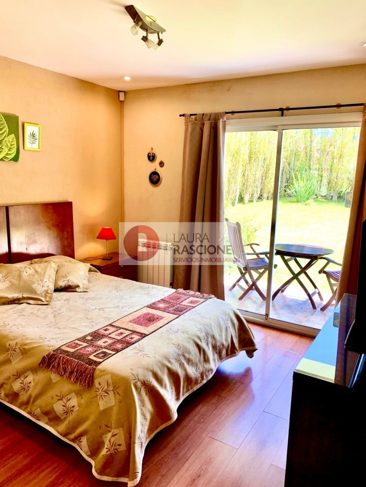 Venta Casa 5 ambientes en Pinamar con dos suites y parque (Ideal Familia o Renta Temporaria)