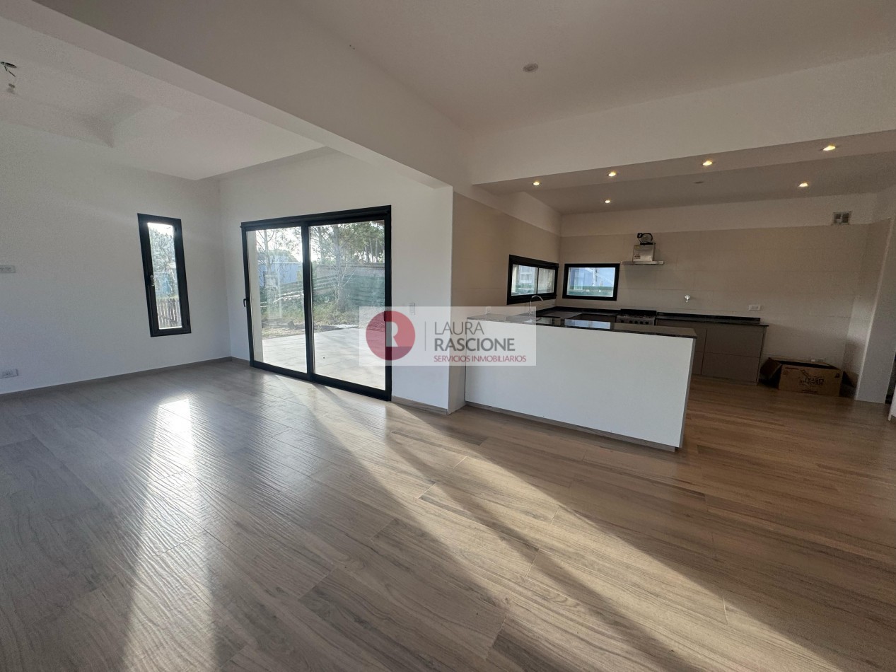 CASA A ESTRENAR ZONA NAYADES