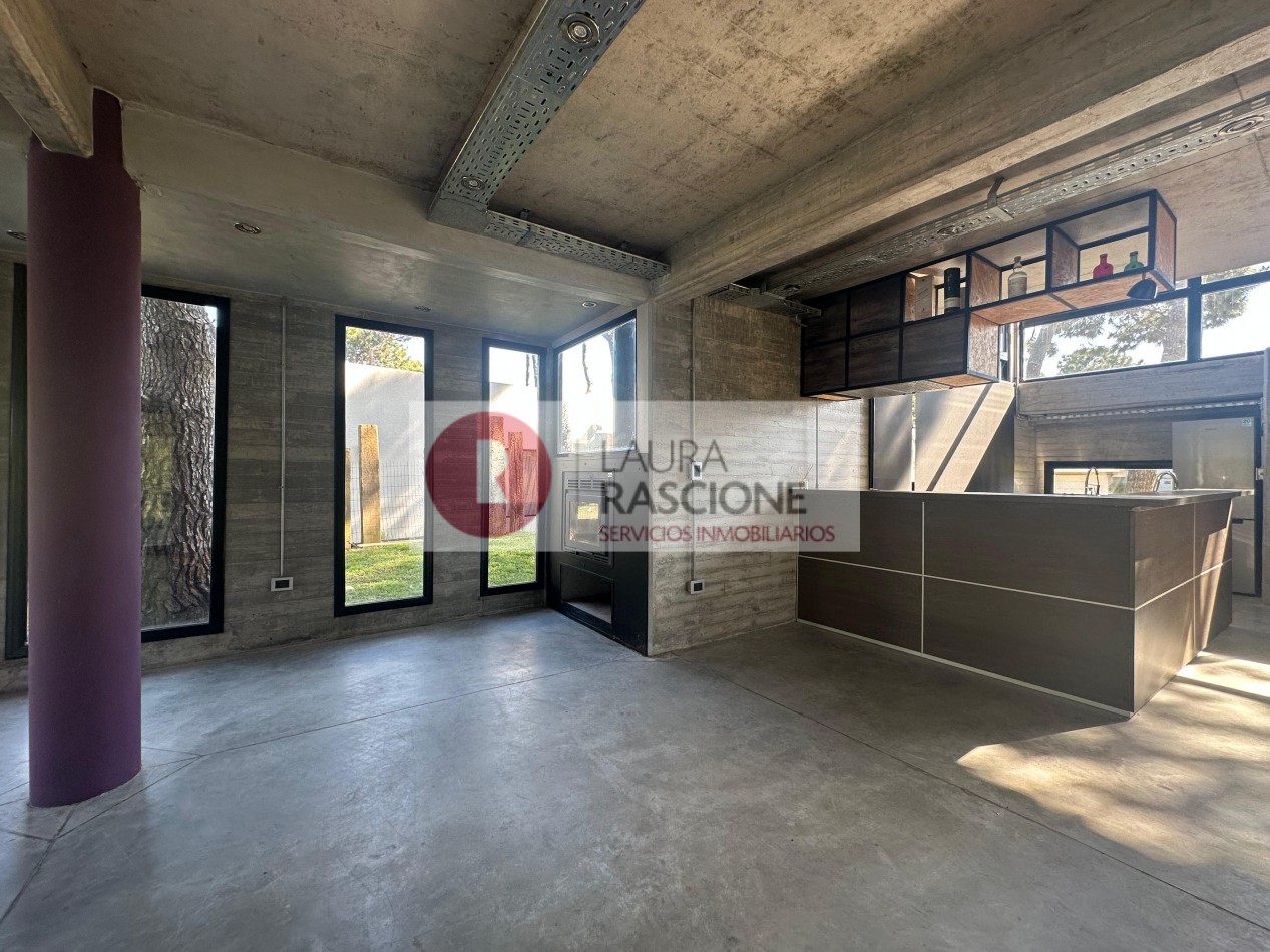 Venta de Casa 4 ambientes con piscina Barrio Nayades, Pinamar