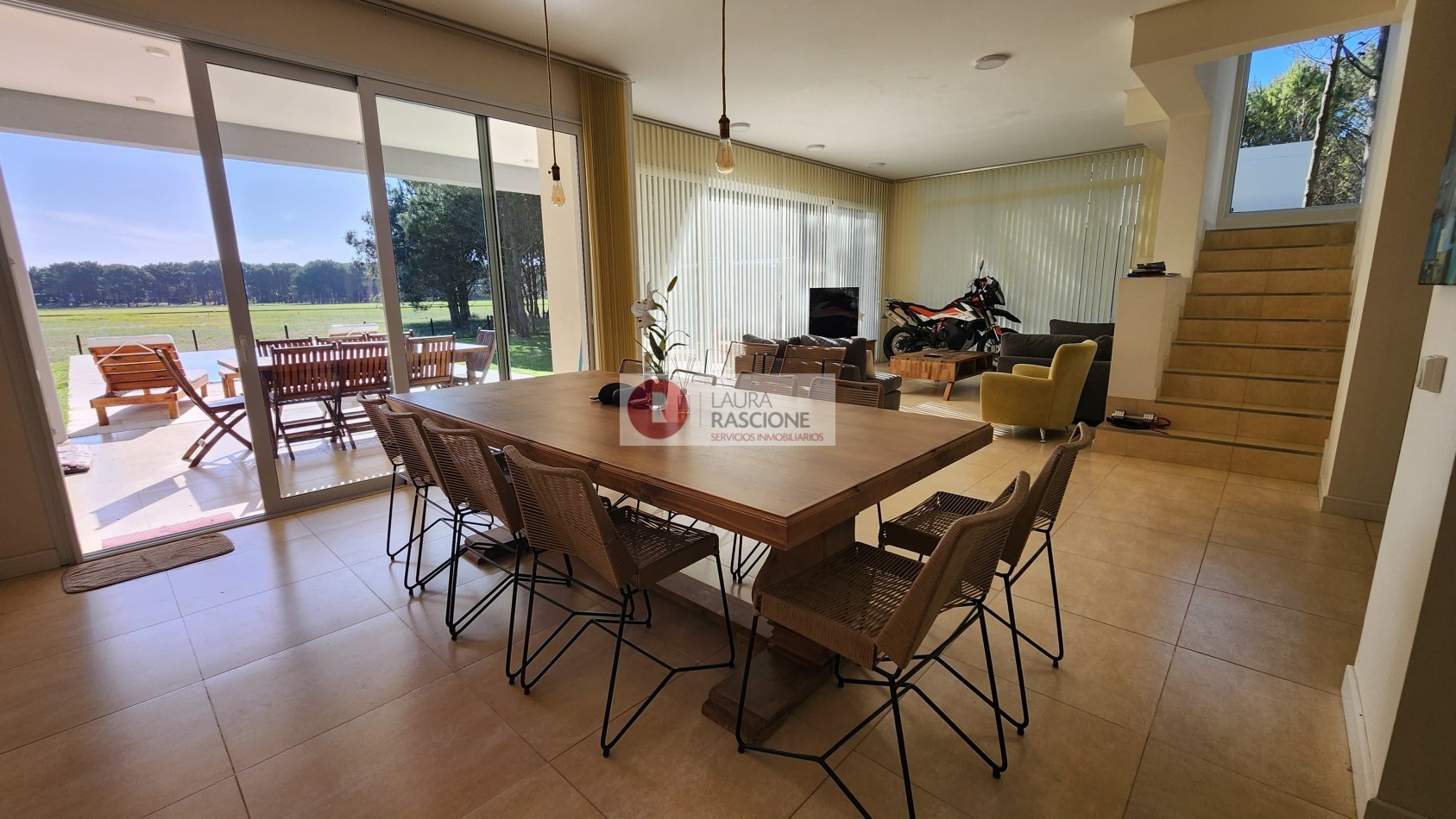 Casa de 4 Dormitorios - Sobre la Cancha de Polo en La Herradura, Pinamar