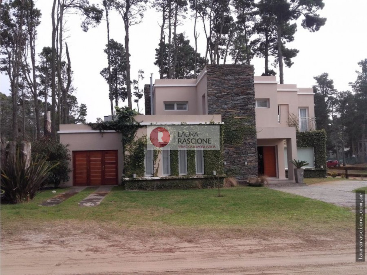 CASA EN PINAMAR NORTE  con piscina